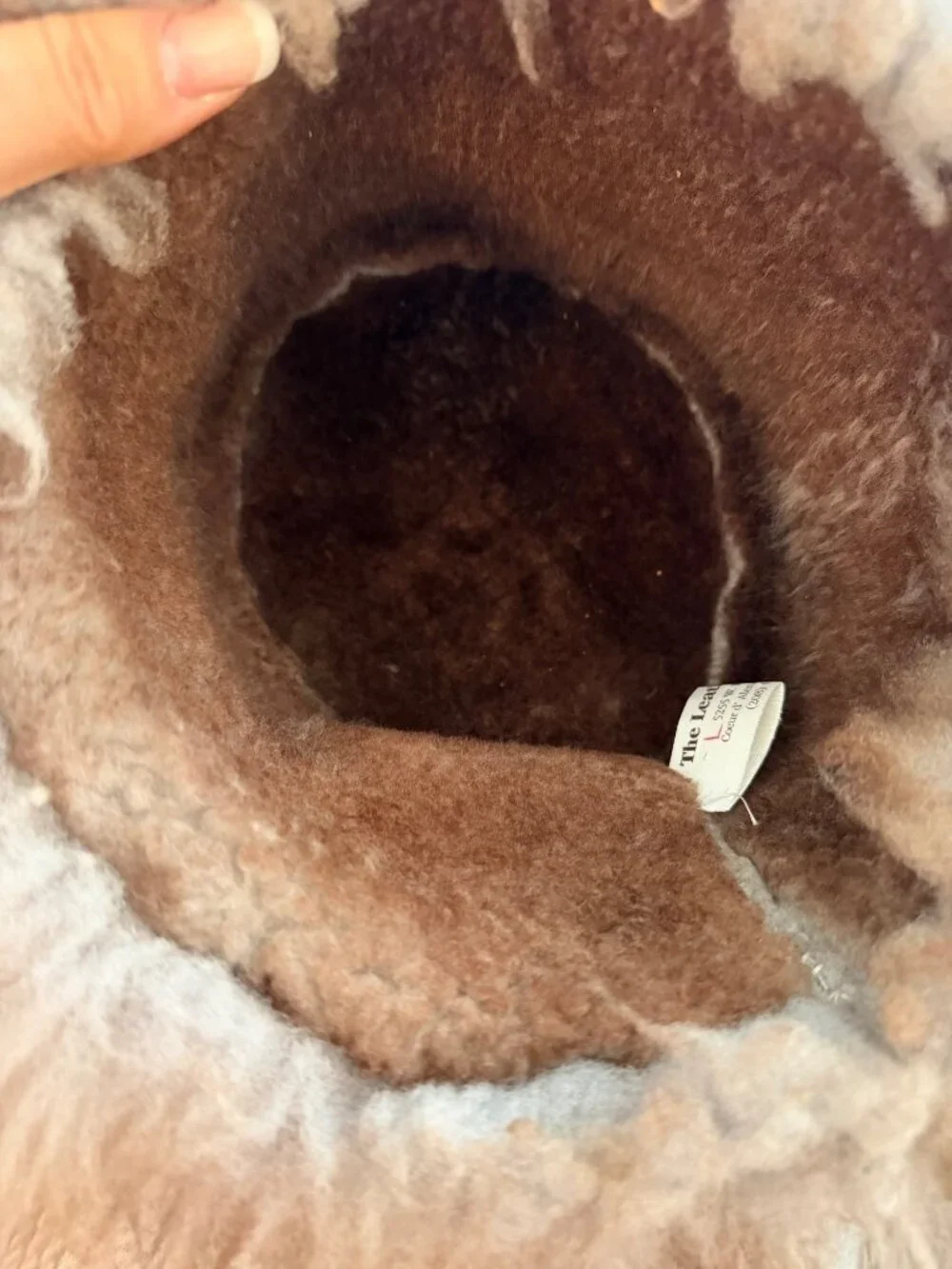 The Leather Works Womens Aspen Sheep Skin Pillbox Hat Size Large Round Winter